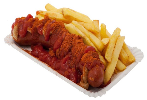 Oktoberfest Cuneo - Currywurst con patatine Oktoberfest Cuneo - Currywurst con patatine